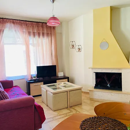 Fofo's Maizonette Apartment *