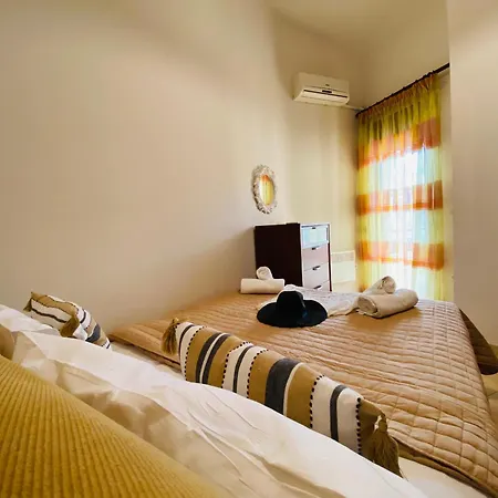 Fofo's Maizonette Apartment *