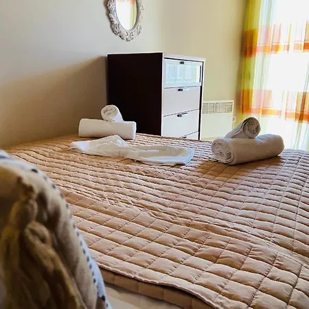 Fofo's Maizonette Apartment *